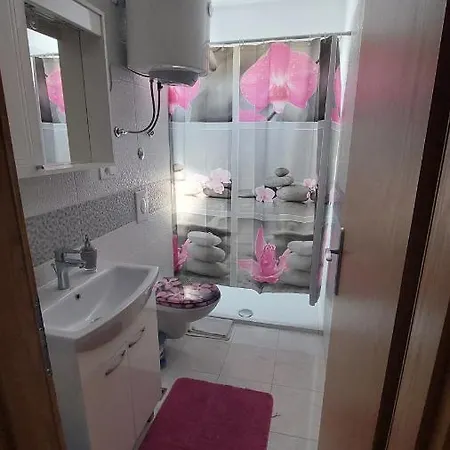Luna Apartment