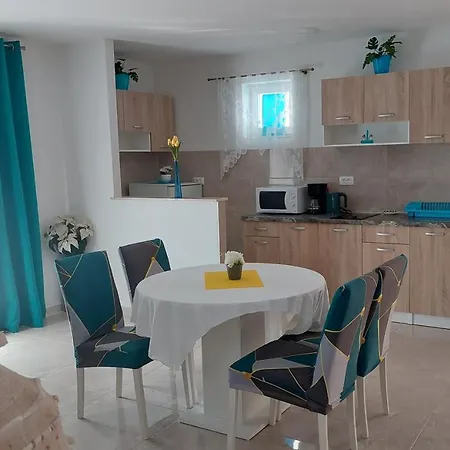 Luna Apartment *