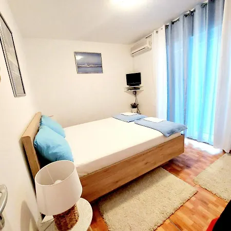 Luna Apartment