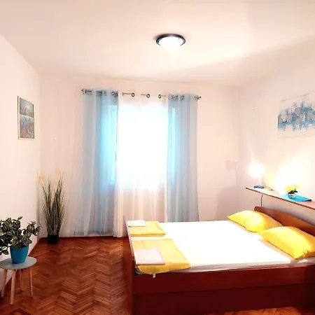 Luna Apartament *