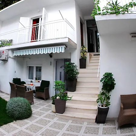 Luna Apartament *