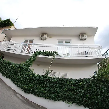 Luna Apartament *